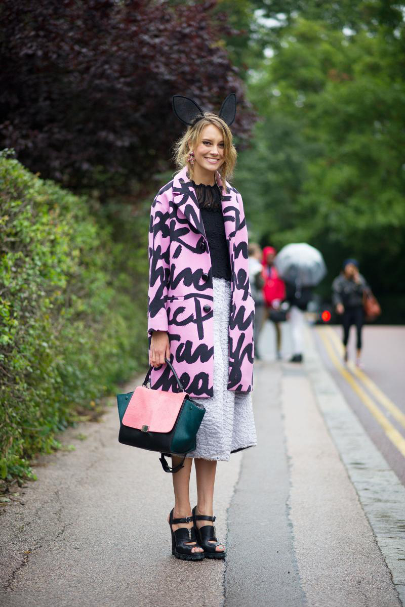 pink coat, pink coat style, pink coat trend (26)